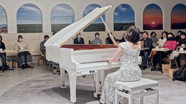 Mozart Piano Sonata C major, k.330モーツァルト：ピアノ・ソナタ第10番，ハ長調, K.330 смотреть онлайн