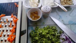 Салат из брокколи оригинальный