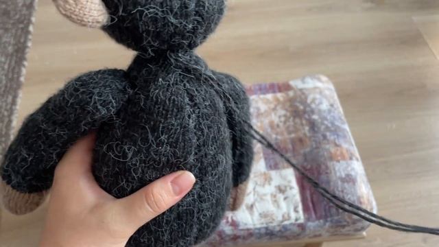 Как пришить голову у игрушек спицами. Игрушки Луизы Кроутер.