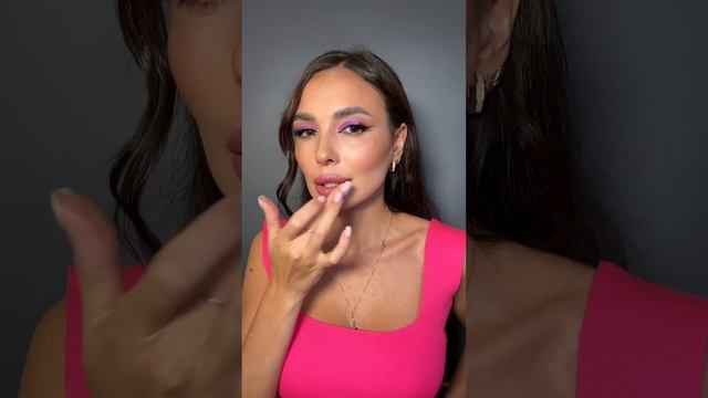 Красивый и стойкий макияж губ #макияжгуб #идеямакияжа #макияж #makeup смотреть онлайн