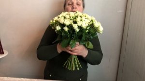 КАК УПАКОВАТЬ БУКЕТ ИЗ КУСТОВОЙ РОЗЫ. ФЛОРИСТИКА