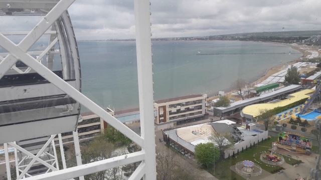 г. Анапа, Краснодарский край, Россия. Колесо обозрения, парк 30 лет Победы. Май 2023 г.