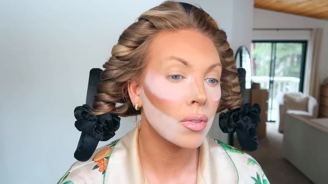 GRWM | Trying the NEW Make Up For Ever Powder Foundation on oily, 35+ year old skin смотреть онлайн