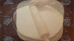 Булочки с творогом и изюмом в духовке. Дрожжевое тесто