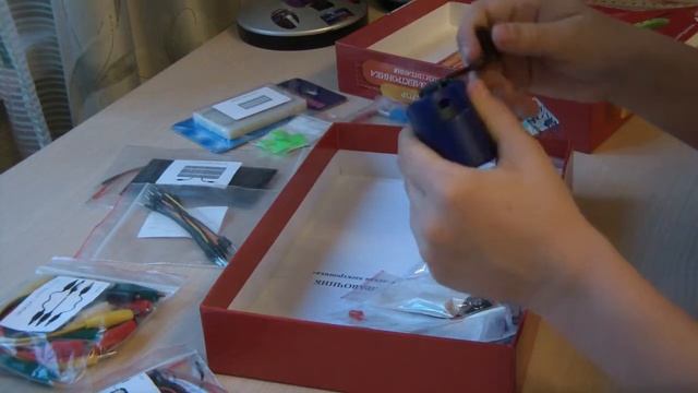 Конструктор NR07 Источники питания Мастер Кит, часть 1. Распаковка и обзор смотреть онлайн