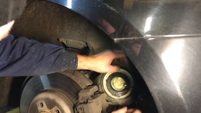 BMW 5 GT F07/F10/F11. Ремонт пневмоподвески. смотреть онлайн