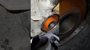 Замена сайленблоков задней балки Nissan Sunny FNB15 без пресса