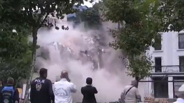 Упал дом в катлаван смотреть онлайн