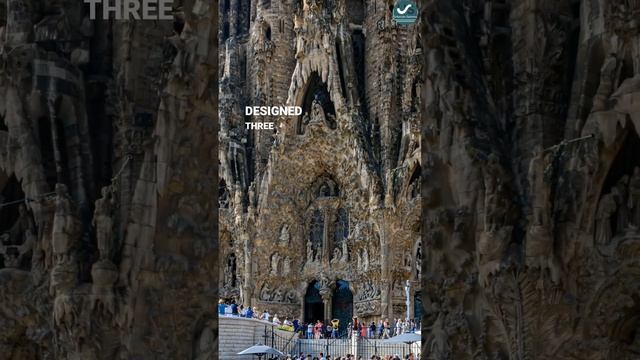 La Sagrada Familia, Barcelona, Spain | Architecture & Facts | #explore #travel #design #photography