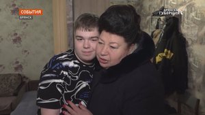 С новогодним подарком в гости к брянскому мальчику Илье пришла замгубернатора Галина Петушкова