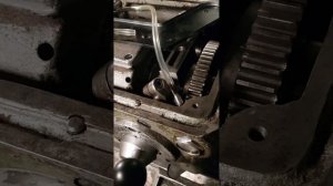 Передняя бабка токарного станка 1И611П (ИЖ). Замена трубок подачи масла. Регулировка потока Часть 1