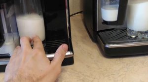 Latte Macchiato: Milk Carafe (Saeco Picobaristo) vs LatteGo (Philips EP3246/70)