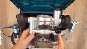 UNBOXING Makita RT0700CX2J Power Router Trimmer - Bob The Tool Man