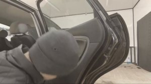 Как разобрать обшивку двери  дверную карту seat ibiza год 2006