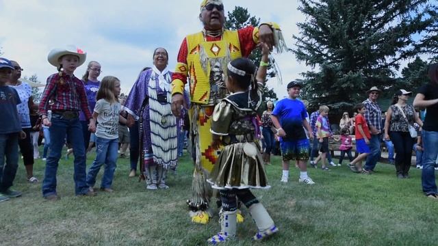 Dancing Arapaho at Cheyenne Frontier Days смотреть онлайн