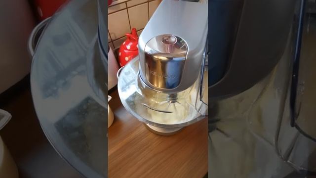 Kenwood Küchenmaschine Chef Waffelteig mit Eischee смотреть онлайн