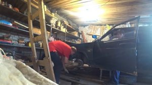 Откручивание трубой ступичной гайки на ВАЗ 2109