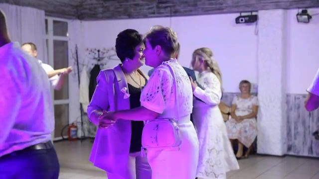 Збірка укр/ нар пісень .4 години українських пісень. Весільні гурти . Звук з пульта смотреть онлайн