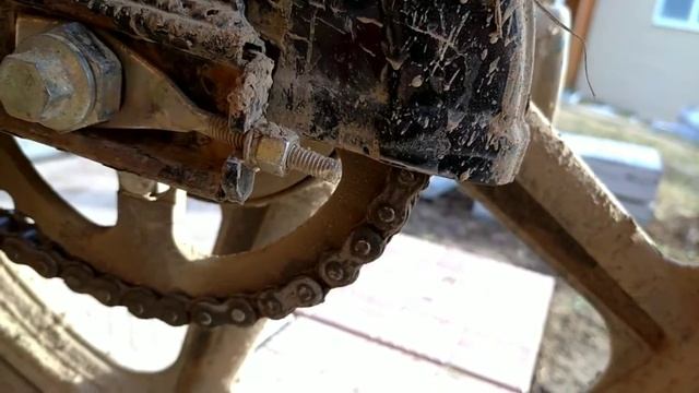 Как правильно натянуть цепь на мопеде. смотреть онлайн