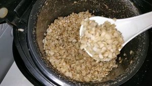 Как приготовить рассыпчатую овсяную кашу.