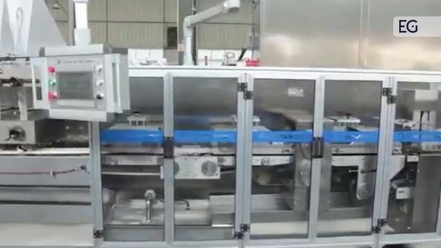 Автоматическая линия для производства и упаковки влажных салфеток CD-1800 смотреть онлайн