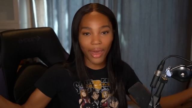 REACTING TO MY OLD HALLOWEEN COSTUMES смотреть онлайн