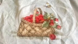 Вышивка крестиком. Малинка в лукошке от Риолис