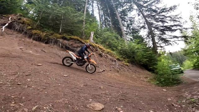 Adventuring BC, AB - Canada - The outdoors paradise. 4x4 Ford E350 7.3 Ambulance camper conversion смотреть онлайн