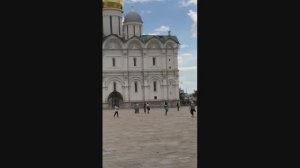 КРЕМЛЬ ВНУТРИ Что за стенами КРЕМЛЯ МОСКВА ЦАРЬ ПУШКА РОССИЯ ЦЕРКВИ ХРАМЫ КРАСНАЯ ПЛОЩАДЬ