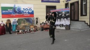 Мастер-класс по изготовлению андийской бурки провели мастерицы управления культуры Ботлихского р-на