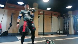 Утренняя тренировка с гирями.