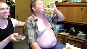 Муравей слониху...