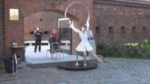 Танец на партерном кольце