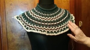 2.Жаккардовая кокетка для свитера типа лопапейса на вязальной машине