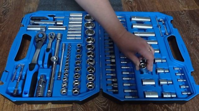 Распаковка — Универсальный набор инструментов Hoegert HT1R432 смотреть онлайн