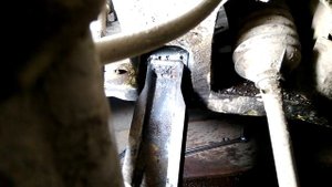 Как снять передний рычаг на Дэу Матиз - закис болт рычага