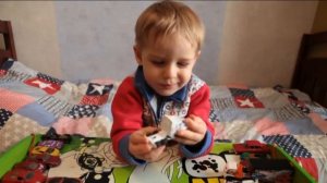 Обзор детских железных машинок. Игрушки машинки.Малыш делает обзор.