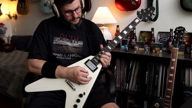 CGS Reflections Intro in a loop Jam - Rocktile Flying-V DIY Guitar смотреть онлайн