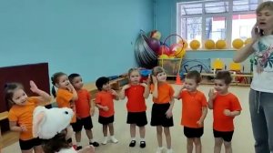Игра "Зайка серый умывается"