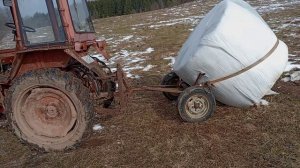 Не удачная поездка за рулонам сенажа на т25,но всеравно притянули.