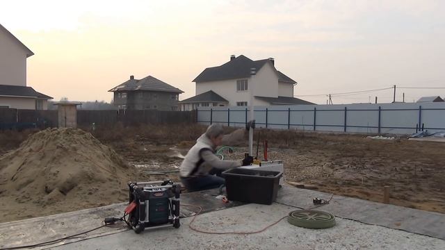 Разметка фундамента и установка угловых блоков смотреть онлайн