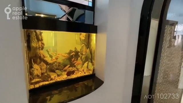 Аренда двухуровневой квартиры площадью 211 кв.м с камином и джакузи