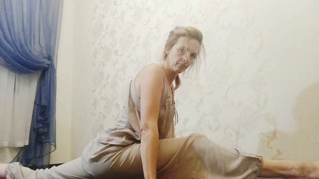Вытяжение в продольном шпагате/Как правильно сесть на шпагат