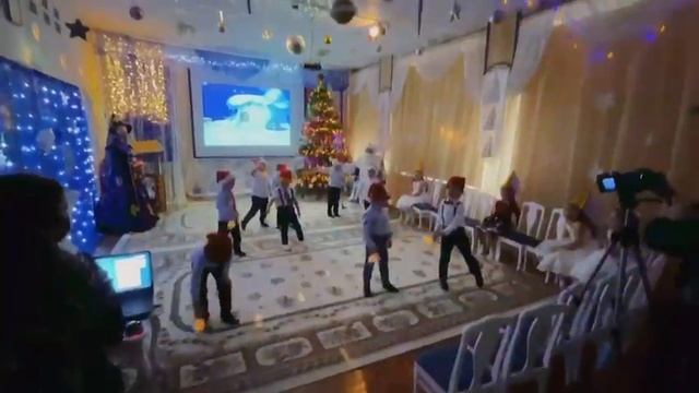 новогодний праздник 2020 г.MP4 смотреть онлайн