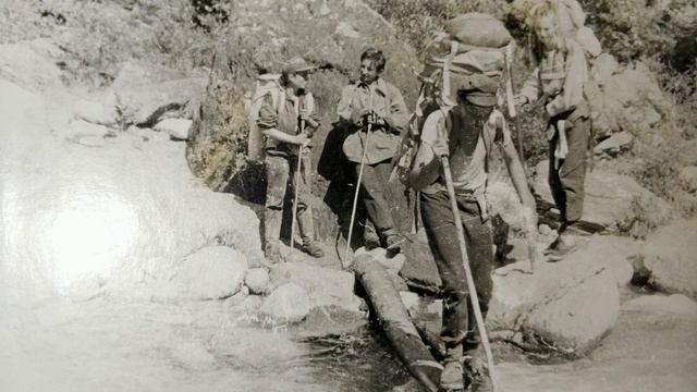 С Новым Годом! Добро пожаловать на турбазу "Остров Пасхи" смотреть онлайн