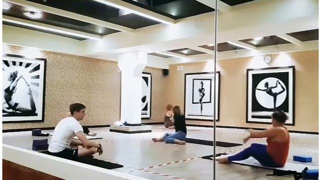 Йога-Айенгар. #yogapractice #igyoga #namaste #yogaeveryday #йога #yogastretch