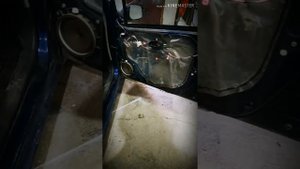 Toyota vitz. Демонтаж дверных карт с заменой штатной акустики