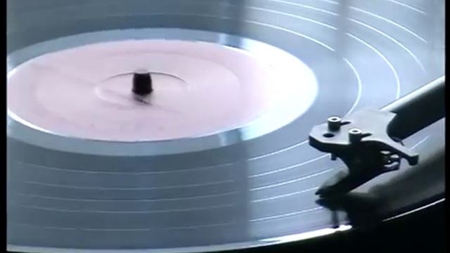 Проигрыватель винила Rega P1 + Rotel RA-05