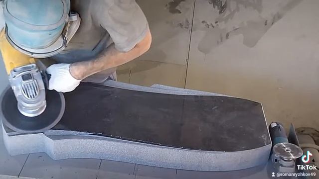 резка памятника.полировка гранита.stone carving. смотреть онлайн
