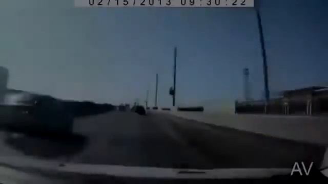 Meteorite falling over Russia AMAZING New HQ Footage Compilation Челябинск метеорит смотреть онлайн